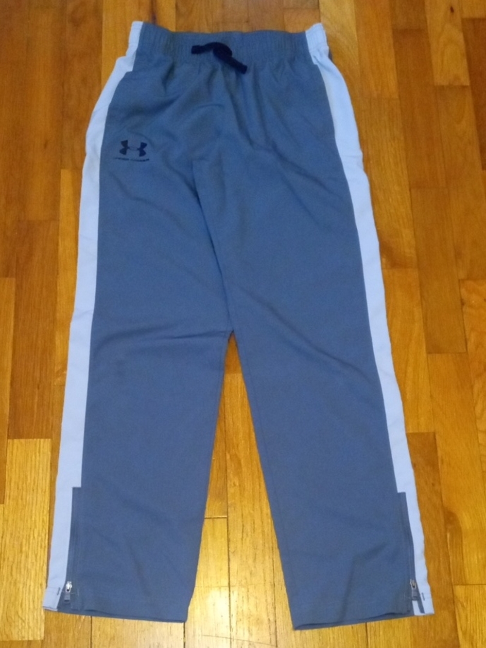 boys youth large Under Armour track pants, elastic waist, pockets, zipper ankle